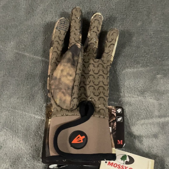 New RedHead, Mossy Oak Bow gloves, Size M - Picture 3 of 4